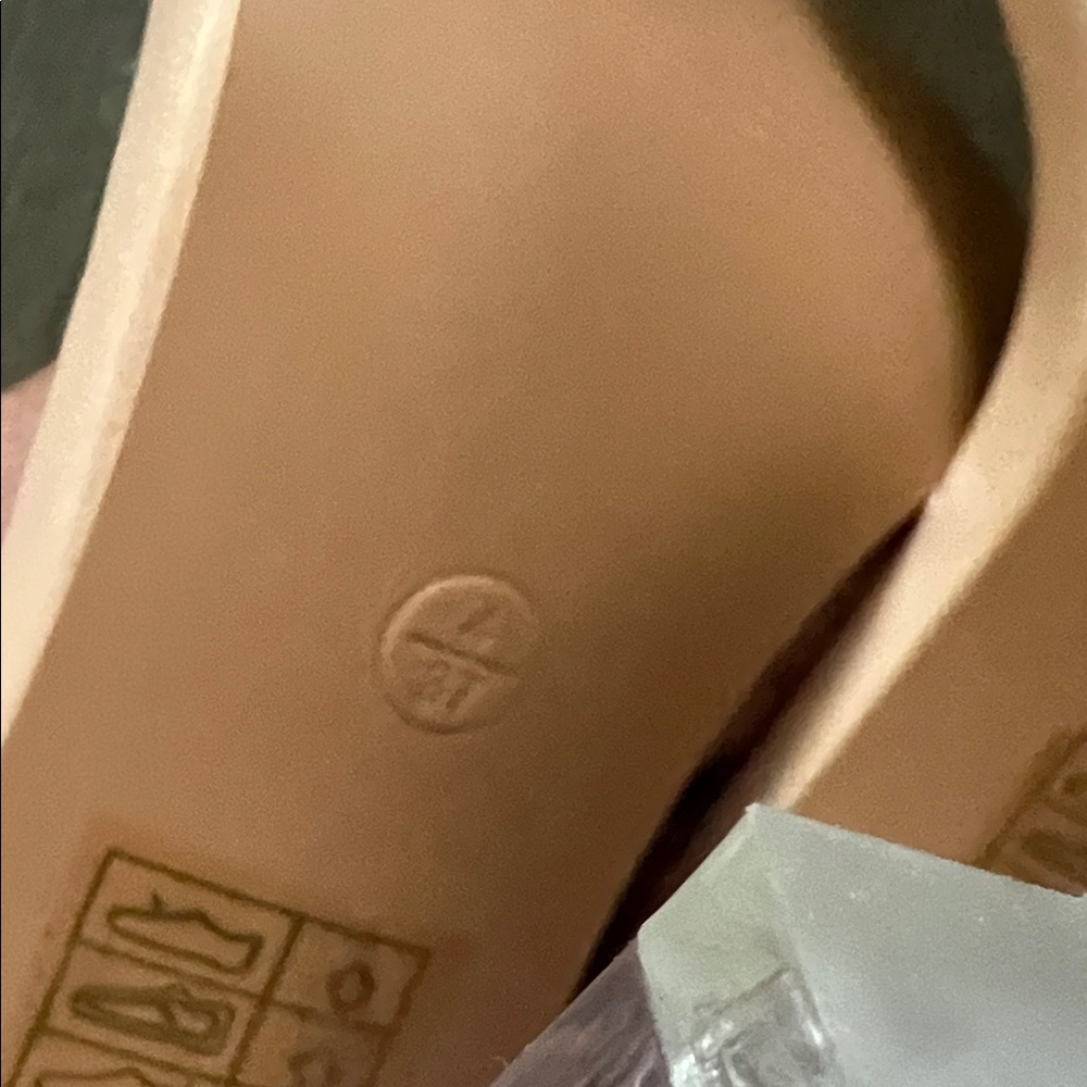 NWOT Boohoo Blush Pink Clear Block Heels size 4 - Picture 5 of 7
